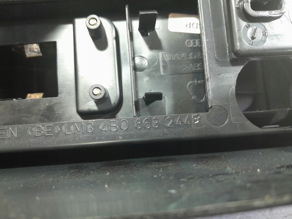 фото №11, Audi a6 c5 туннель средний подлокотник eu 4b0863244b 4b0864245k