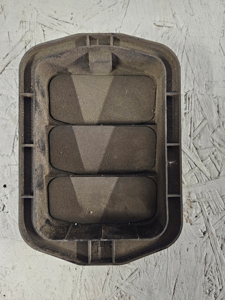 фото №1, Mazda 2 de 07-12 решітка вентиляційна багажника