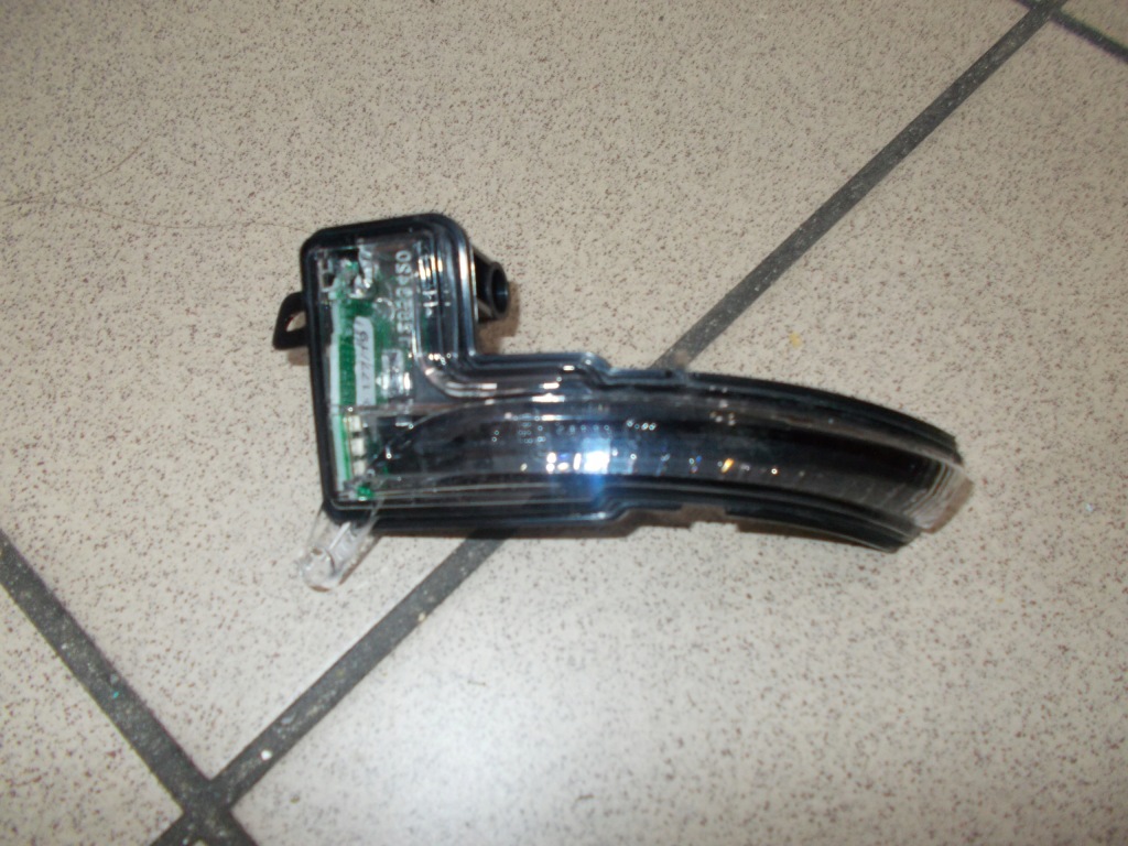 фото №1, Поворотник зеркало левый nissan leaf ii micra