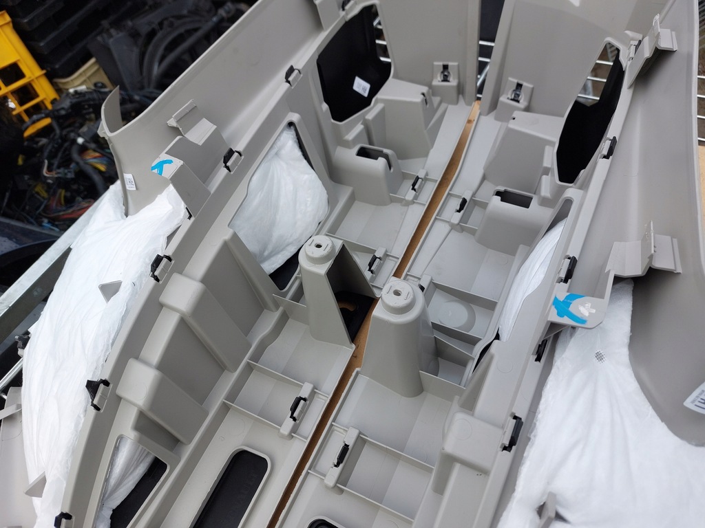 фото №8, Пластик стойка заднего кронштейн шторка dacia duster ii lift