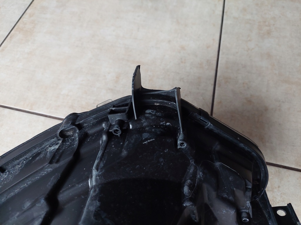 фото №7, Правая лампа - линза - czarna - renault captur