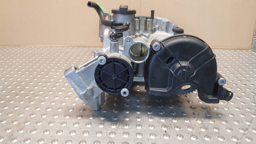 фото №8, Крышка клапанов валы 04c103479k vw golf vii t-cross scala a1 1.0tsi chz