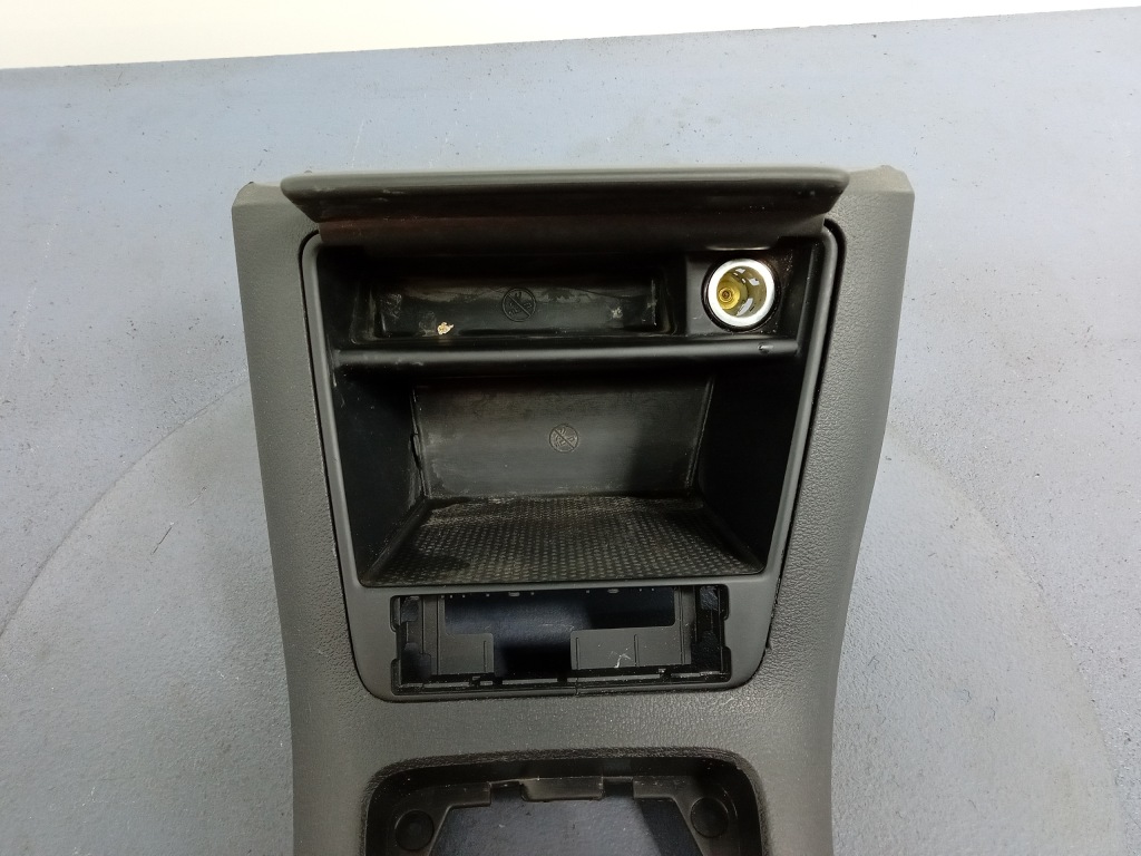 Vw tiguan i 07- туннель средний бардачок 5n1863476a в Украине