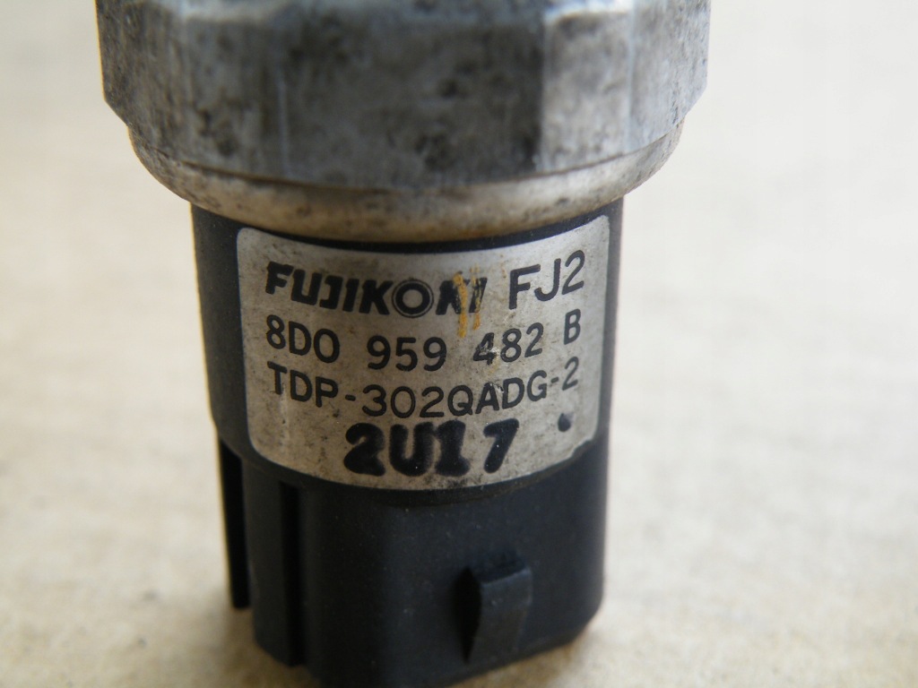 Vw passat b5 fl audi a4 b5 датчик тиску кондиціонера 8d0959482b Оригінал
