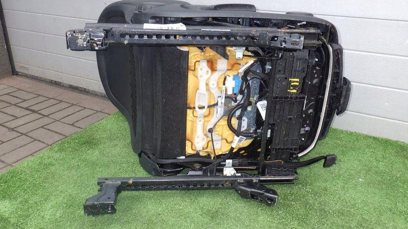 Сидіння правий перед пасажира європа шкіра mercedes w247 2478600302 Ціна