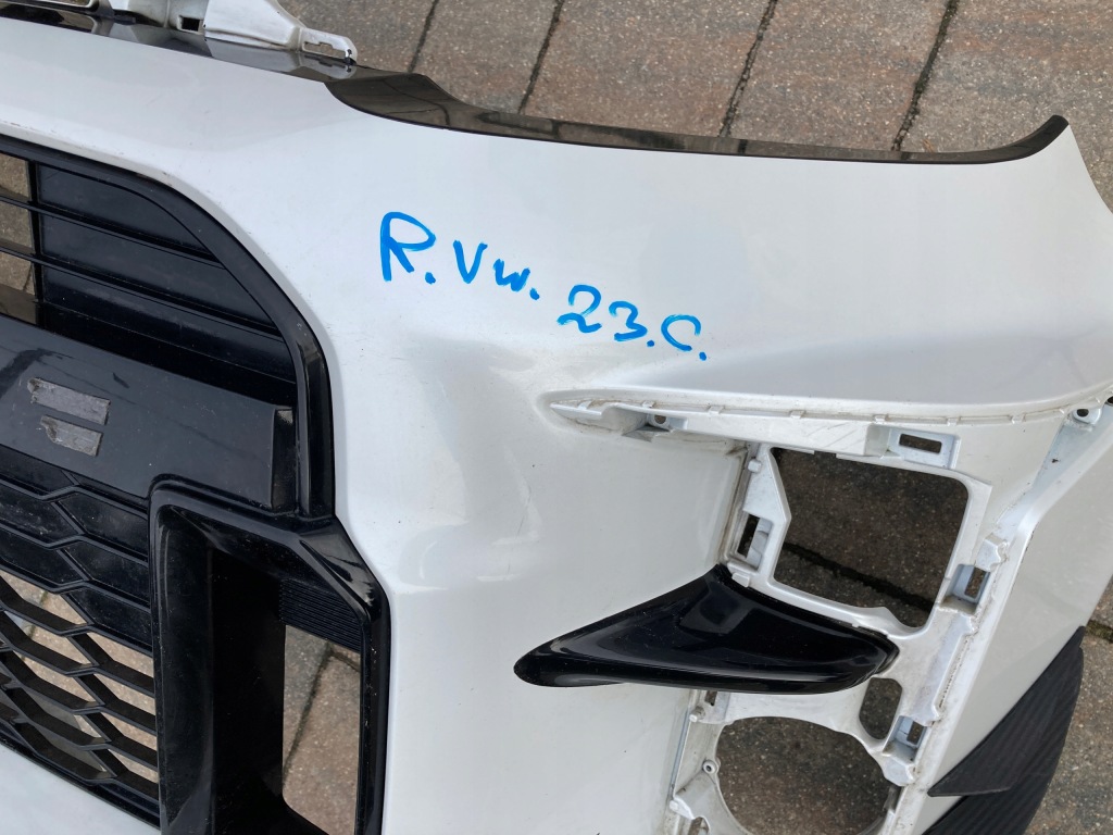 фото №5, Toyota yaris iv gr бампер перед orygi.