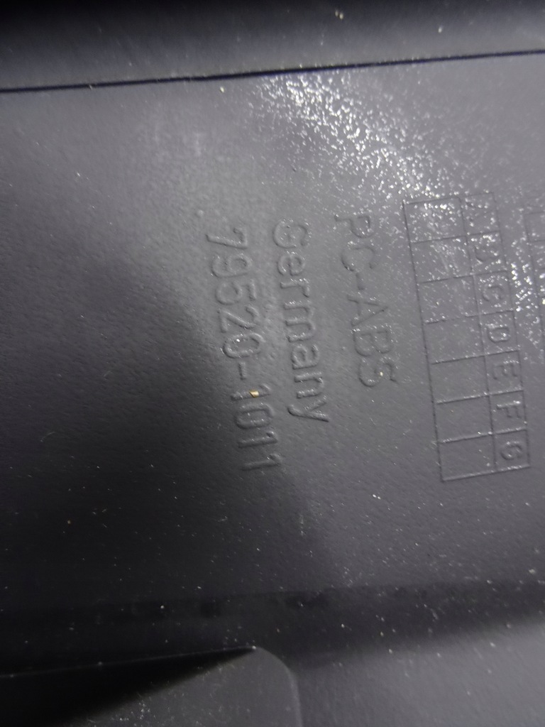 фото №7, Audi a4 b6 2.5tdi 05' обшивка багажника левый