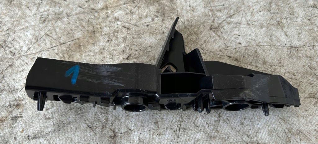 фото №1, Напрямна бампера правий перед audi q4 89a807184b