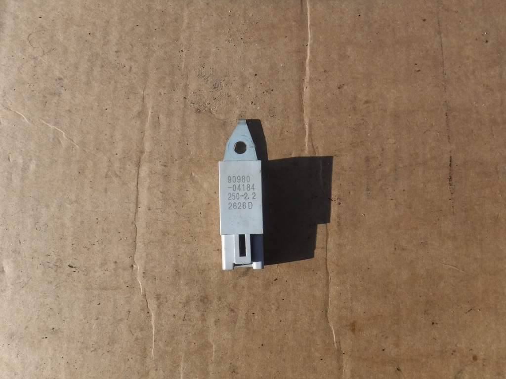 фото №1, Конденсатор радио lexus 90980-04184