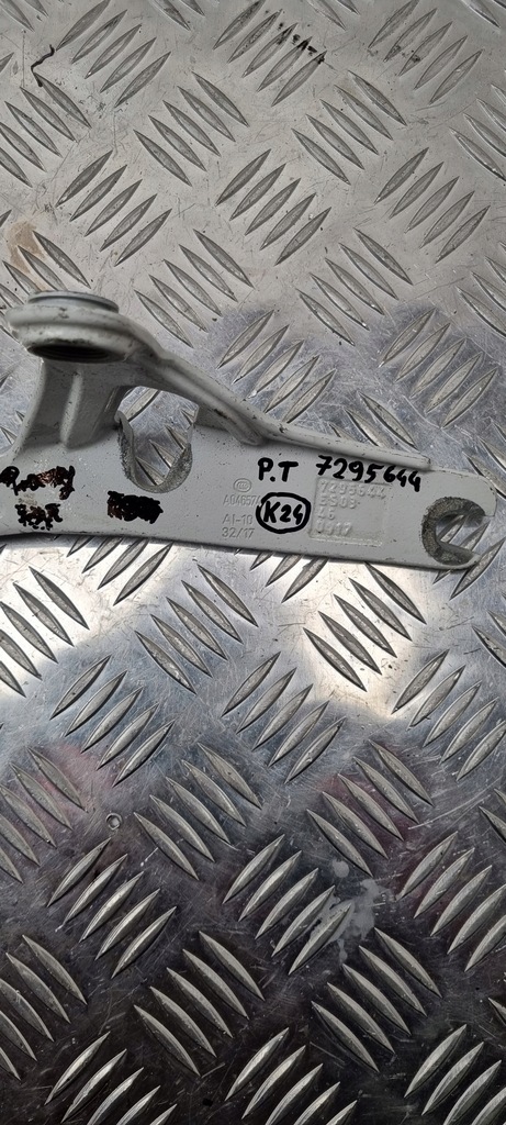 фото №5, Bmw 3 f34 петля крышки задняя правый 7295644