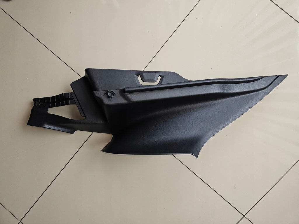 фото №1, 39823641 volvo v40 ii 2012-19r обшивка задня