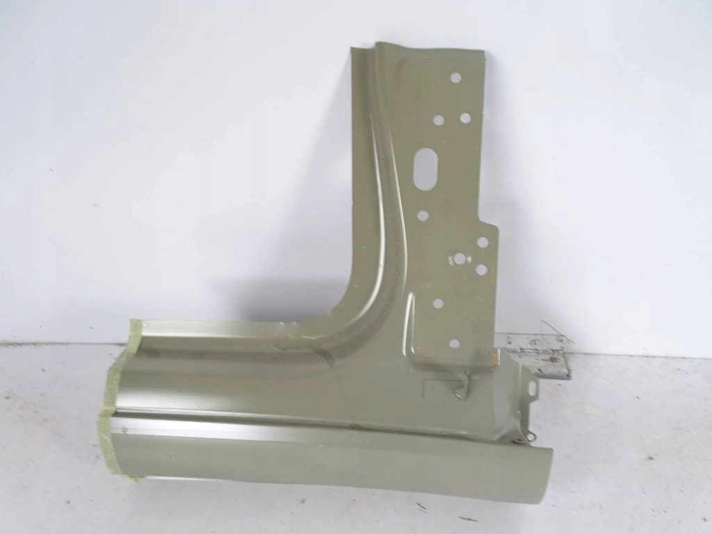 Купити Поріг перед передній правий tesla 3