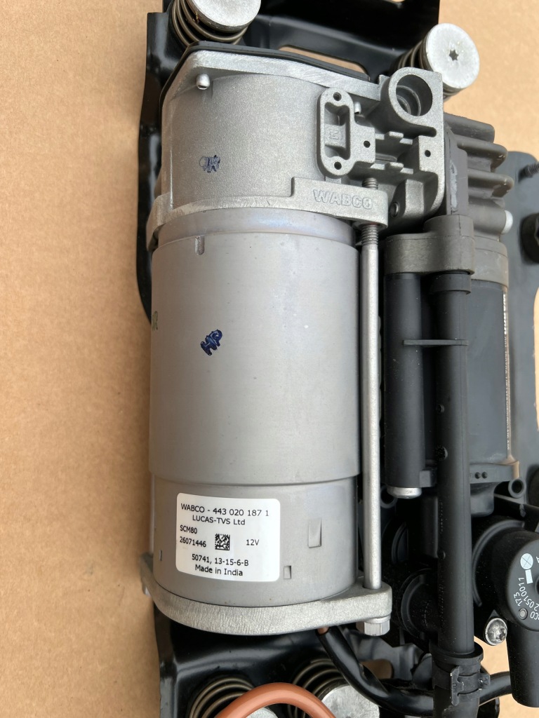 фото №13, Audi a8 s8 d4 4h 78 km пробег компрессор подвеска audi оригинальный номер 4h0616005d c