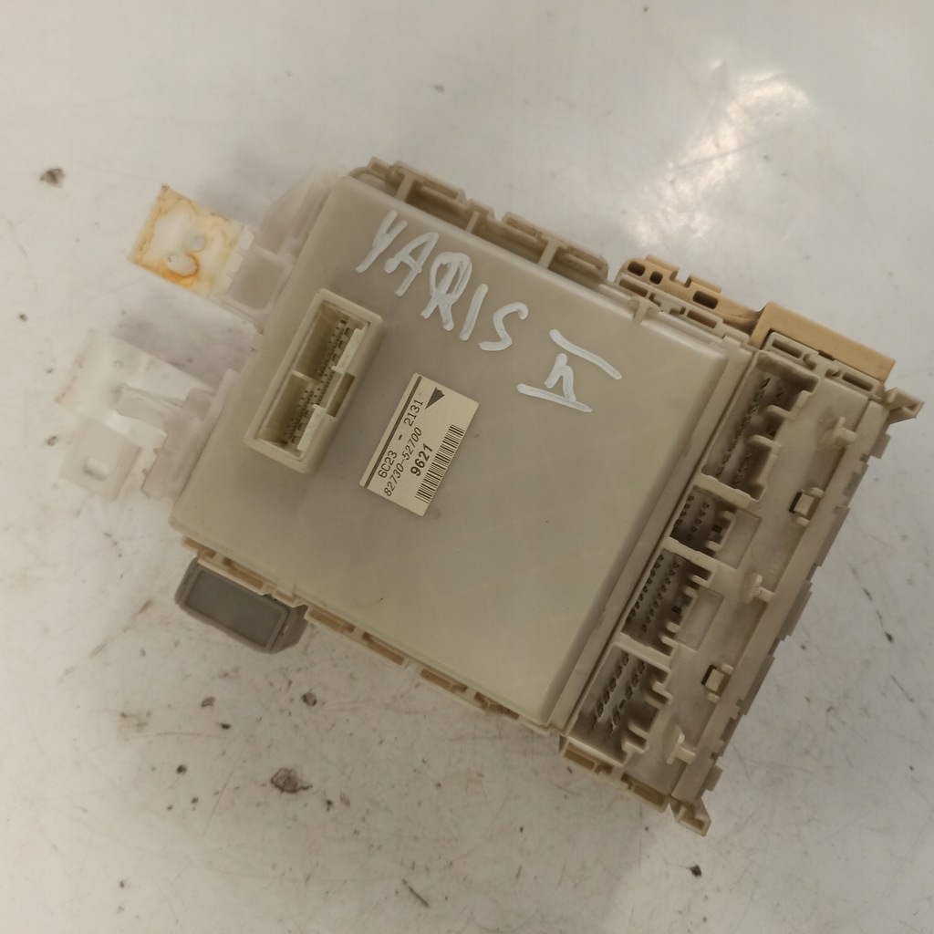 фото №10, Toyota yaris ii коробка предохранителей 82730-52700