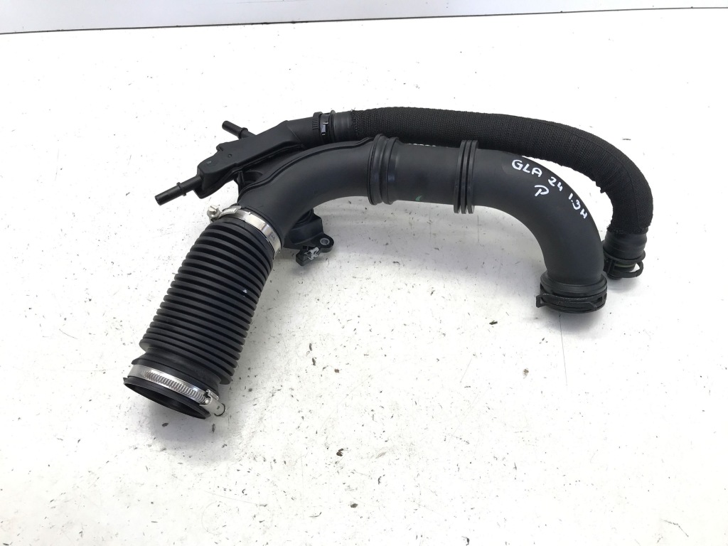 фото №1, Mercedes gla h247 2024 1.3 бензин труба wąż шланг воздуха 3019082z15