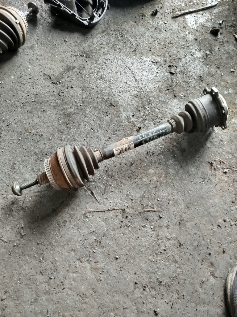 Купить Приводной вал правый перед audi a4 b5 8d0407272br