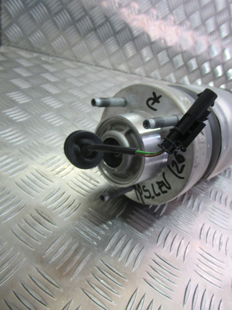 фото №1, Maserati levante lift амортизатор передній правий