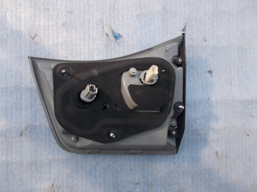 фото №2, Lexus rx led ліва сторона кришка багажника