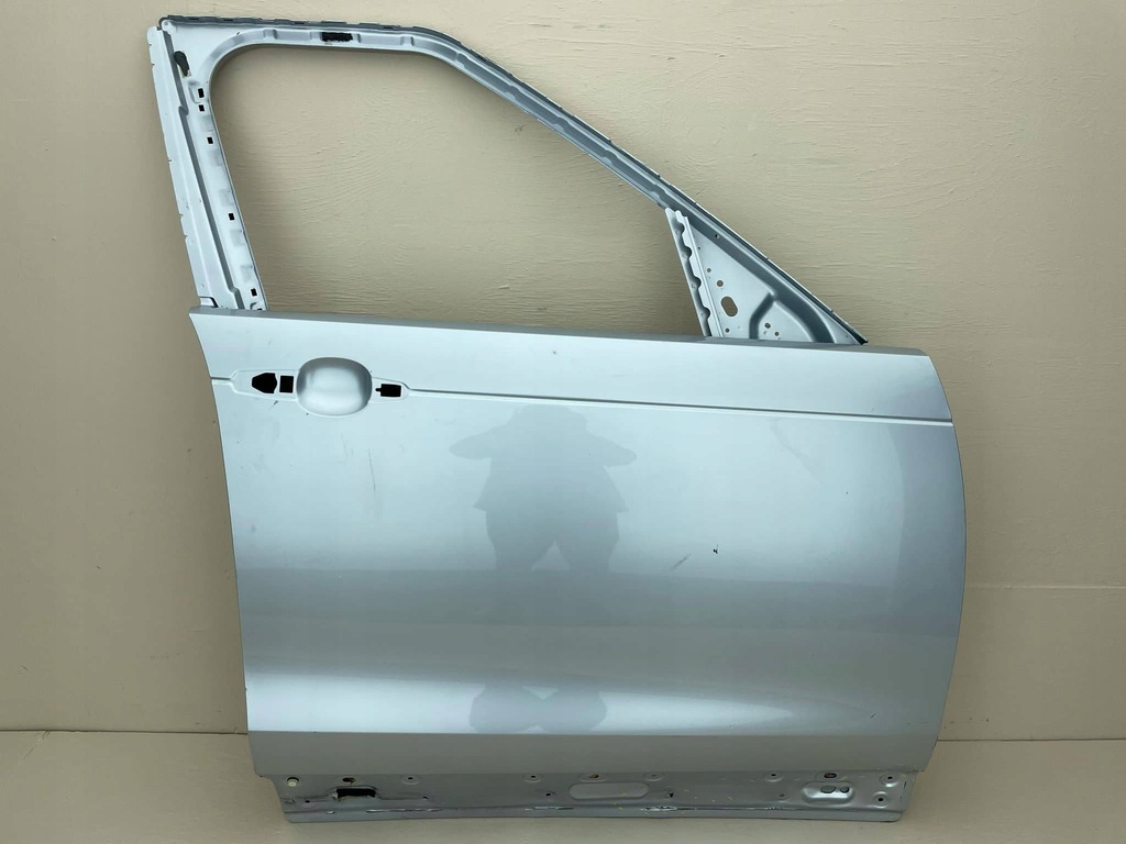 фото №1, Land rover discovery v l462 дверь правое передние правый перед