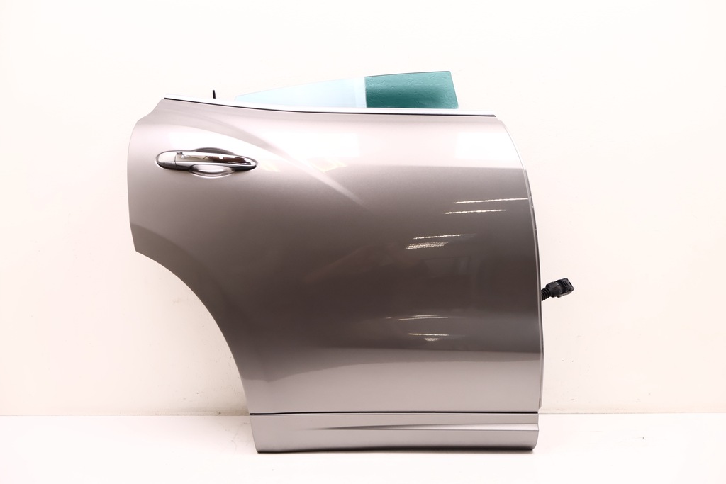 фото №1, Maserati levante дверь правое задняя 672