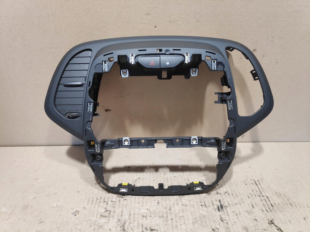 фото №1, Решётка обдув рамка dekor радио lift renault captur i 682602532r