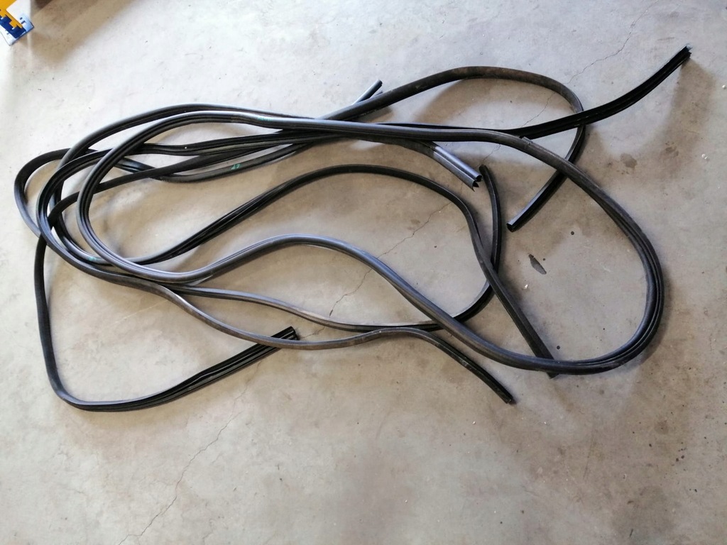 фото №1, Ford kuga escape прокладка кузовна