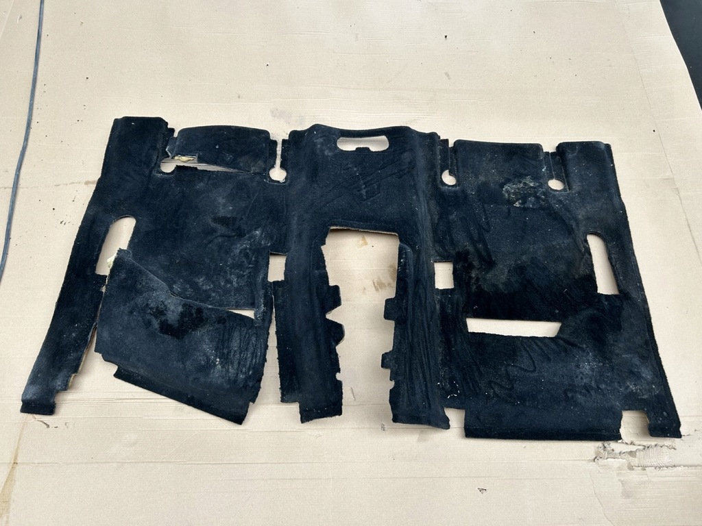 фото №1, Обшивка коврик mercedes r klasa w251 a2516803340