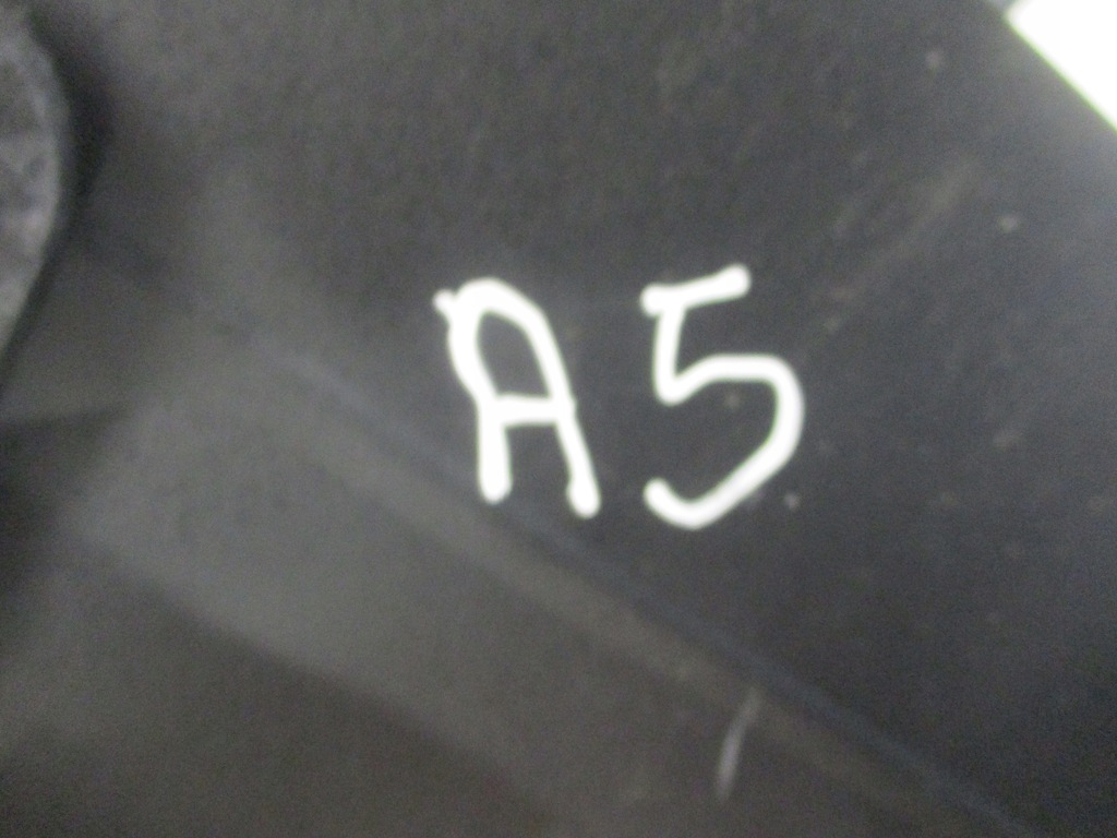 фото №5, Подлокотник туннель средний audi a5 8t coupe uk