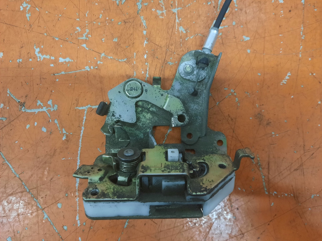 фото №5, Toyota previa ii 2.0 d-4d 01-04 замок дверь задняя левый задние сдвижные 1c0