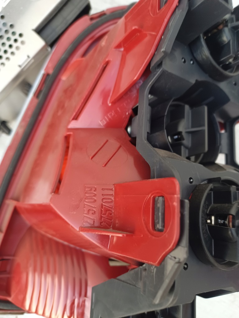 фото №9, Mini cooper r56 лампа комплектная правая задняя задняя 2757010