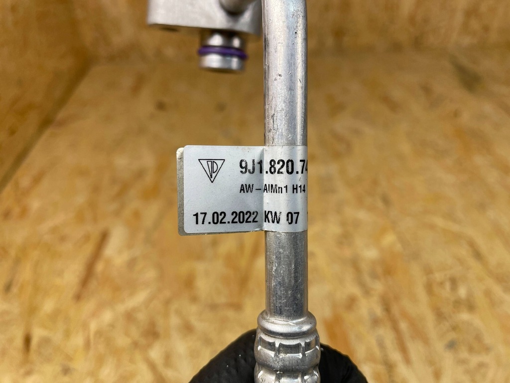 фото №13, Wąż трубка шланг кондиционера porsche taycan 9j1 9j1820741b 2019-