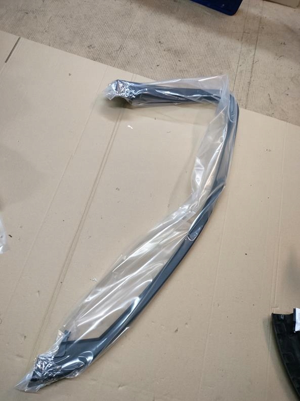 фото №1, Рамка захист двері лівий перед audi a4 b9 8w0867609 оригінальний номер