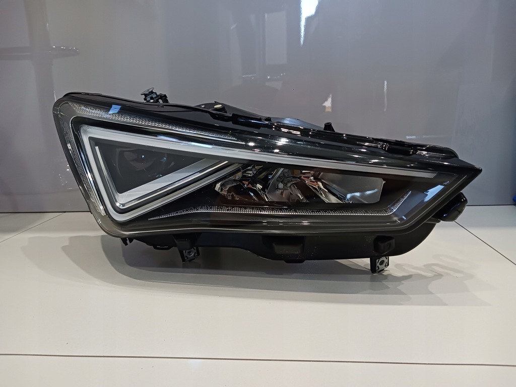 фото №1, Seat tarraco лампа передняя правая full led 5fj941008h