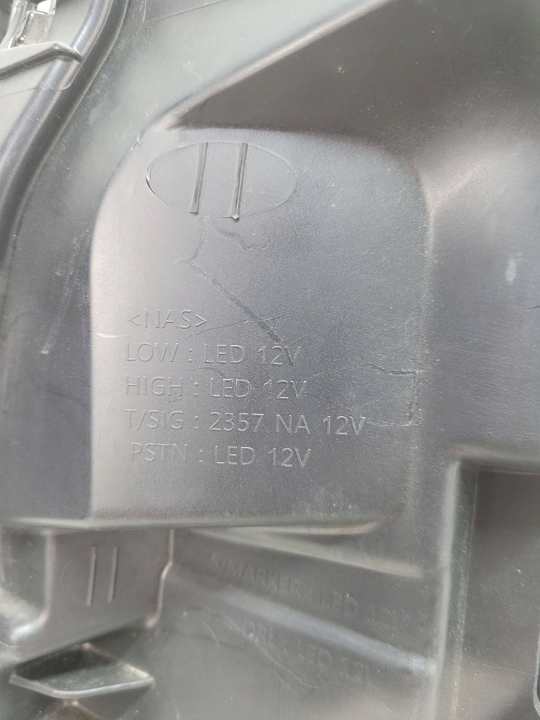 Kia carnival iv передня фара правий 92102r0 Ціна