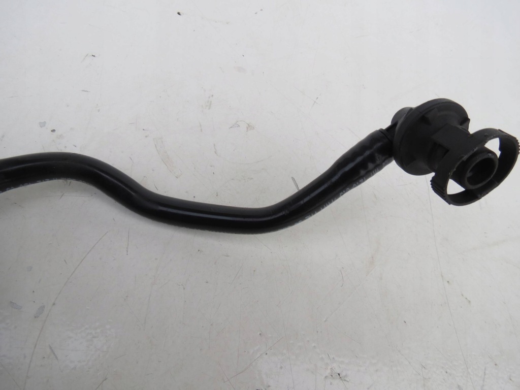 Шланг трубка пабтрубок  топлива mercedes-benz cls c218 amg a2124300529 в Украине