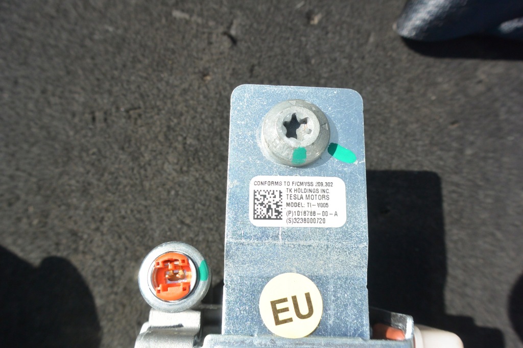 Ремінь безпеки перед правий лівий tesla model s Недорого