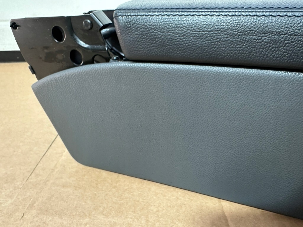 Подлокотник, бардачок средний, бардачок mercedes sl r230, w230 sa Недорого