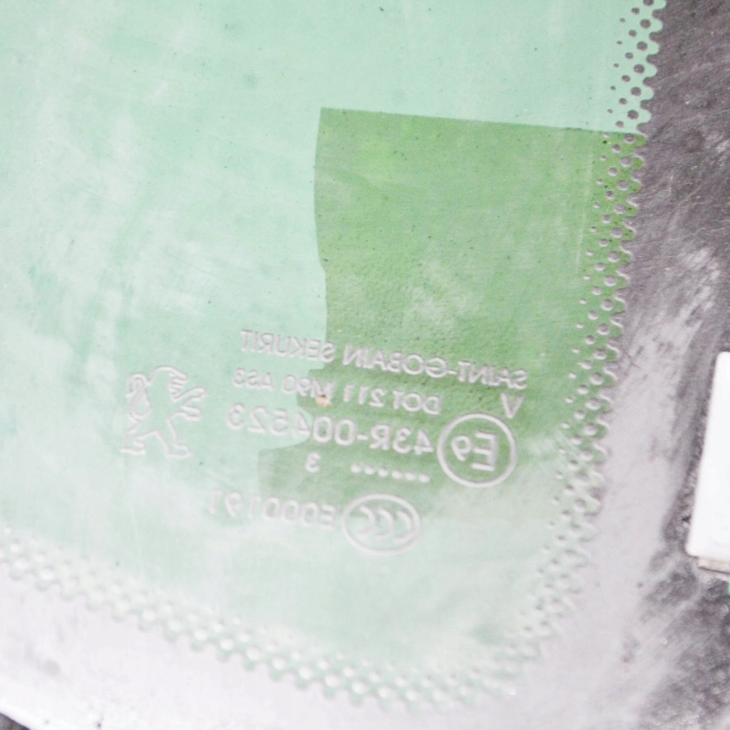 фото №8, Peugeot 3008 i 2014 левая сторона стекло кузовная задняя