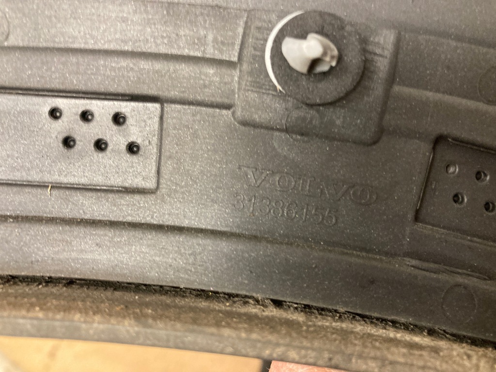 фото №13, Volvo v90 ii молдинг na крыло задний правый orygi.