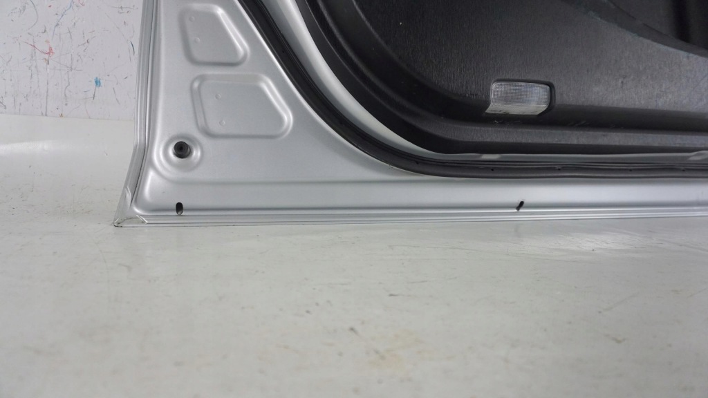 Купить Дверь левое  перед левое передние toyota prius+ рестайлинг  prius + plus 15-18 1f7