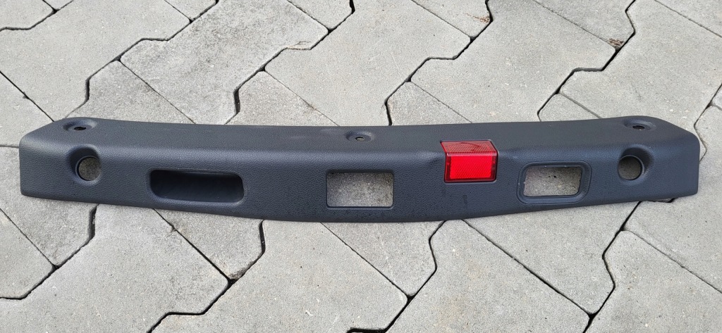 фото №1, Mercedes w213 защита крышки багажника a2137500100