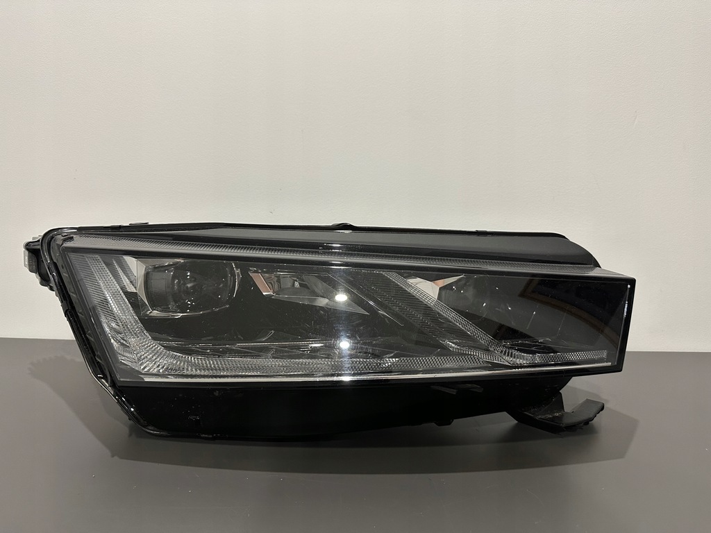 фото №1, Skoda octavia iv лампа правая full led 5e4941018a