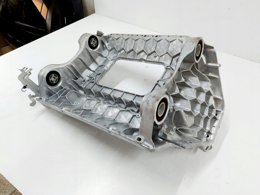 фото №11, Mercedes eqb n243 x243 23r. кронштейн кронштейн двигателя a2433451800