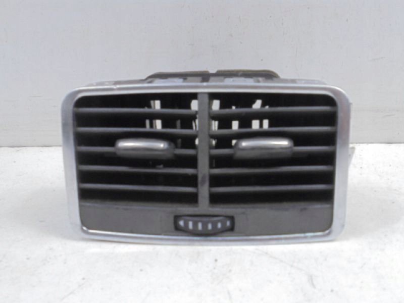 фото №5, Audi a6 c6 воздуховод воздуха решётка 4f0819203