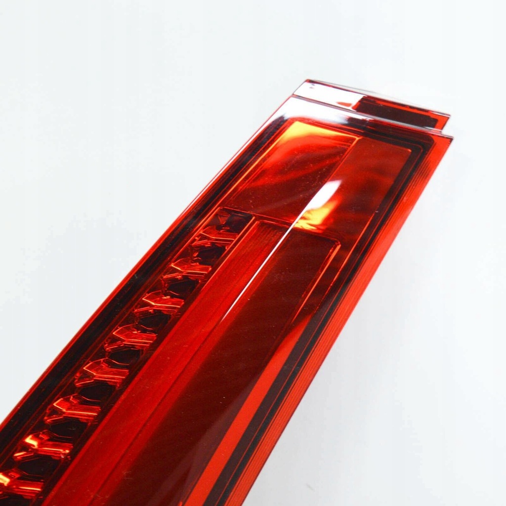 фото №8, Volvo xc40 права задня лампа 31446791 nowa