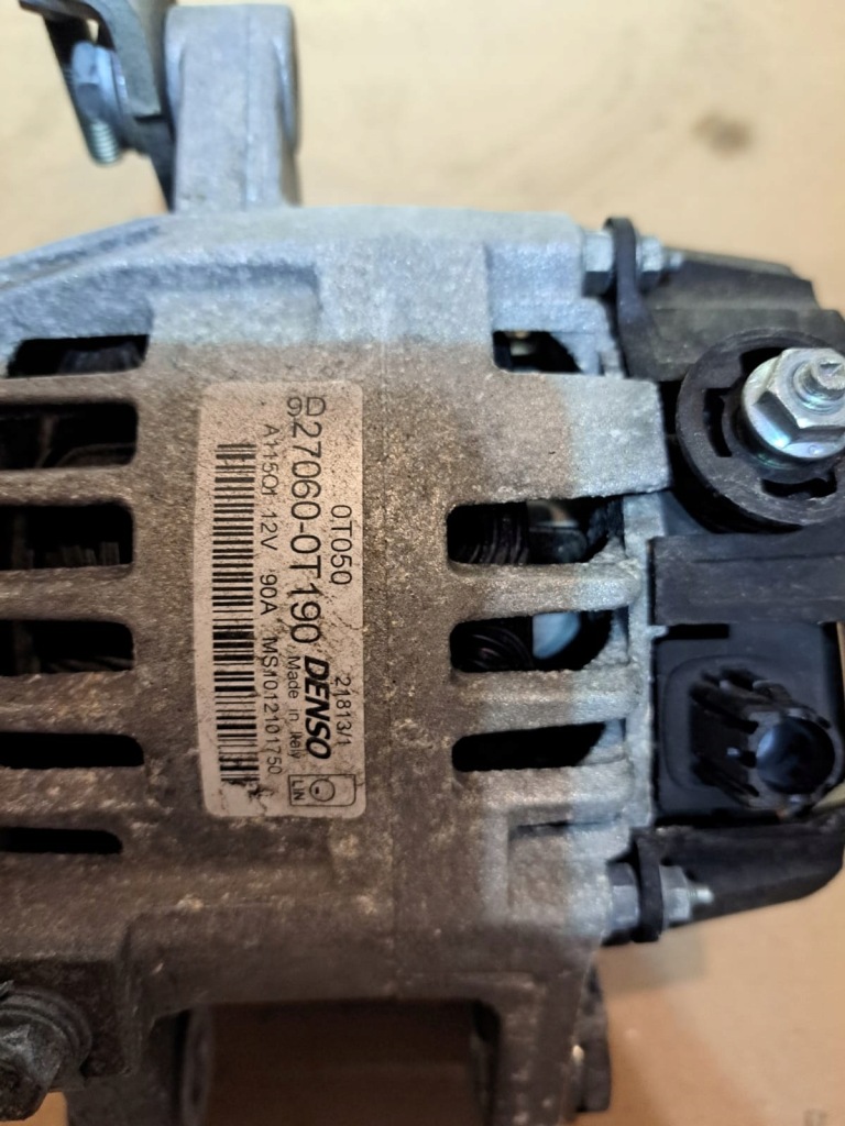 фото №3, Toyota auris генератор denso 27060-0t190