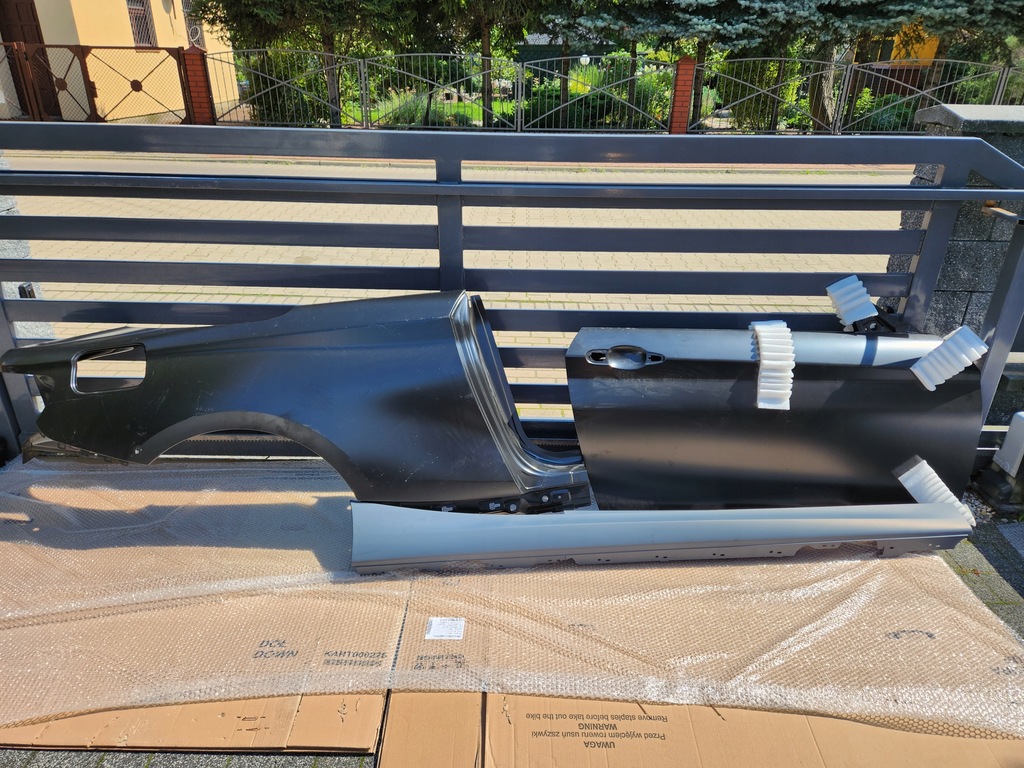 фото №1, Bmw 2 f23 cabrio молдинг порог правый новый оригинал