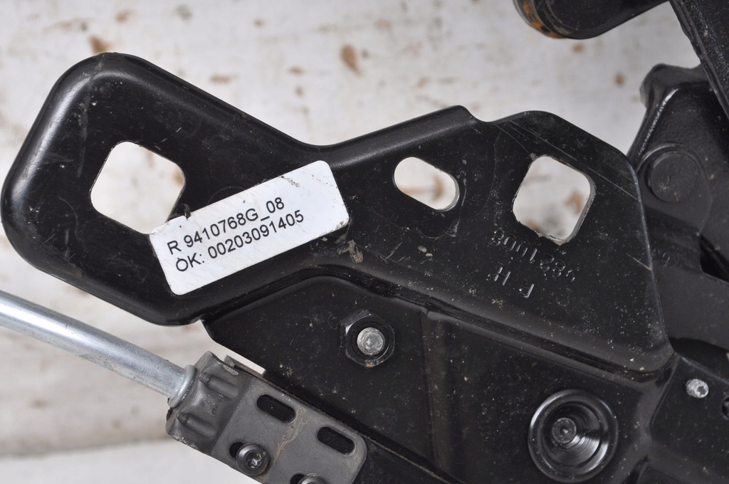 фото №9, Ford focus mk2 петля крыша 9411156