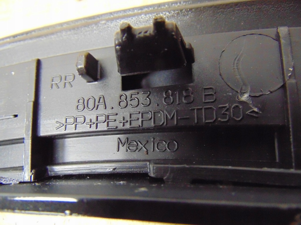 фото №16, Молдинг накладка крыла правый задняя audi q5 ii 80a853818b