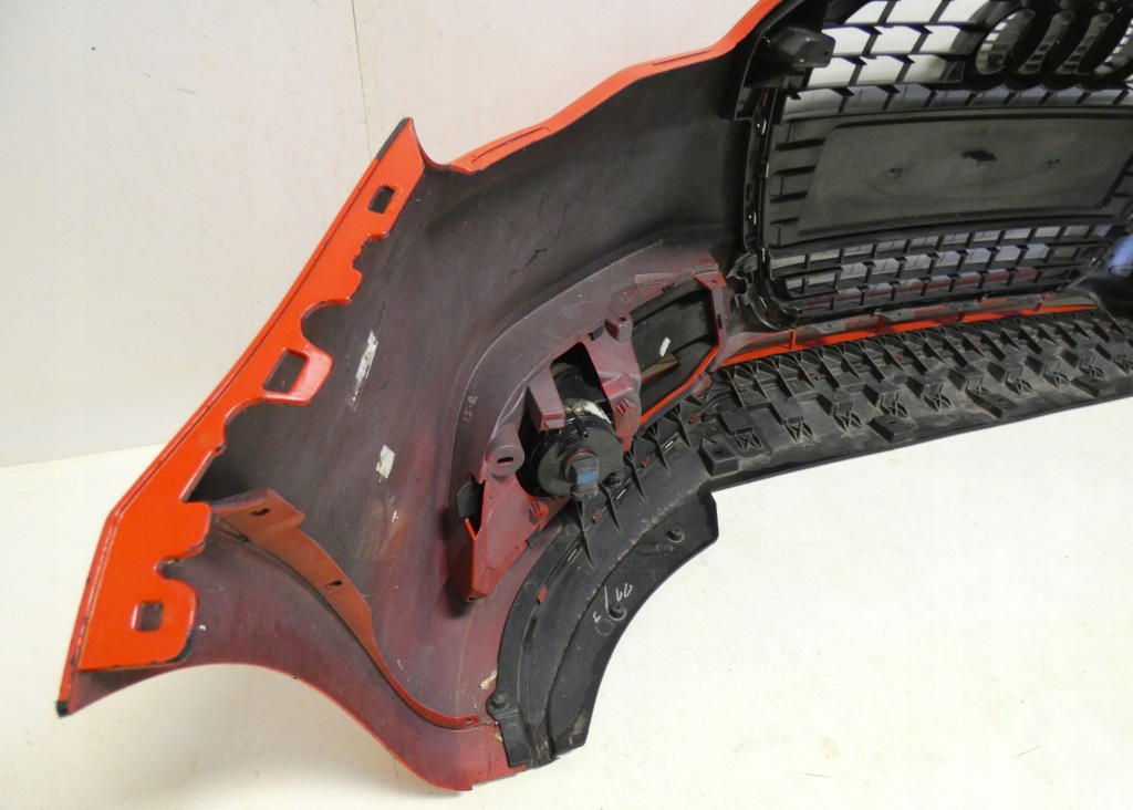 Audi a1 2010-2014 8x0807432 2010-2014 бампер перед передний Оригинал